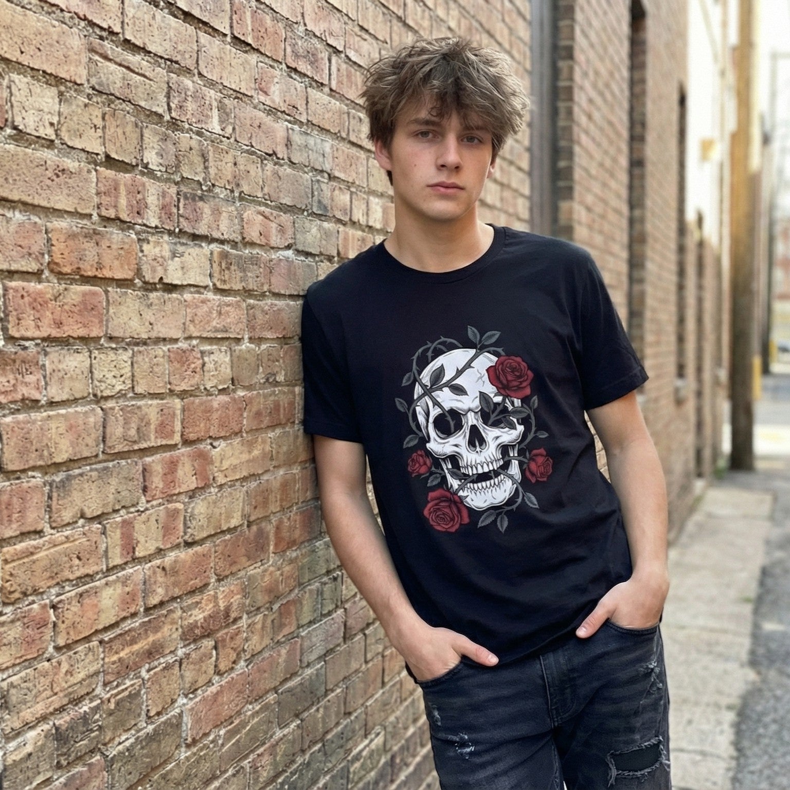 Gothic Skull & Roses Tee | Edgy Floral Skeleton Graphic | Grunge Streetwear